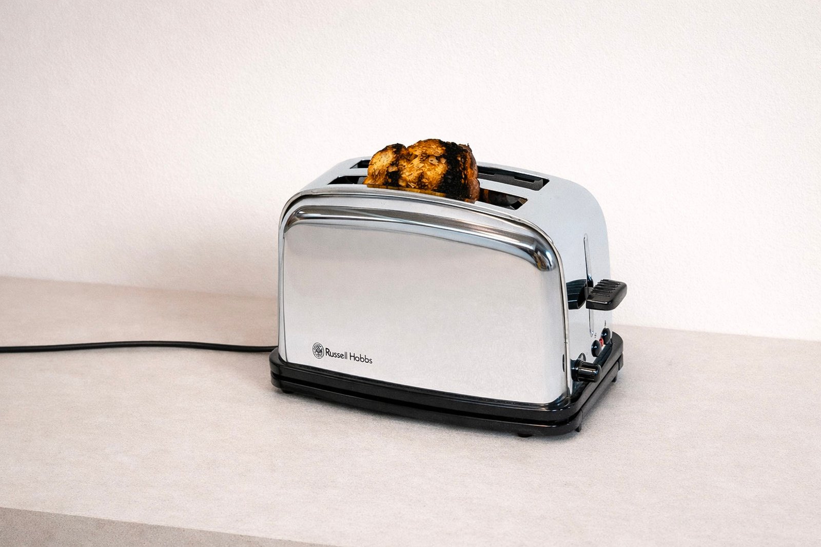 KRISTOFFER AKSELBO - The Mona Lisa Toaster