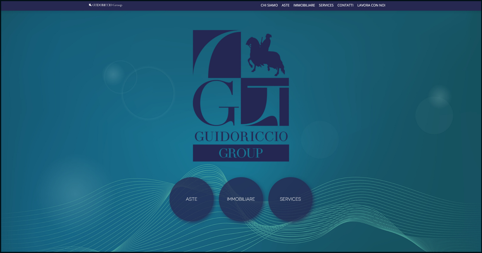homepage di sito web con layout sinuoso